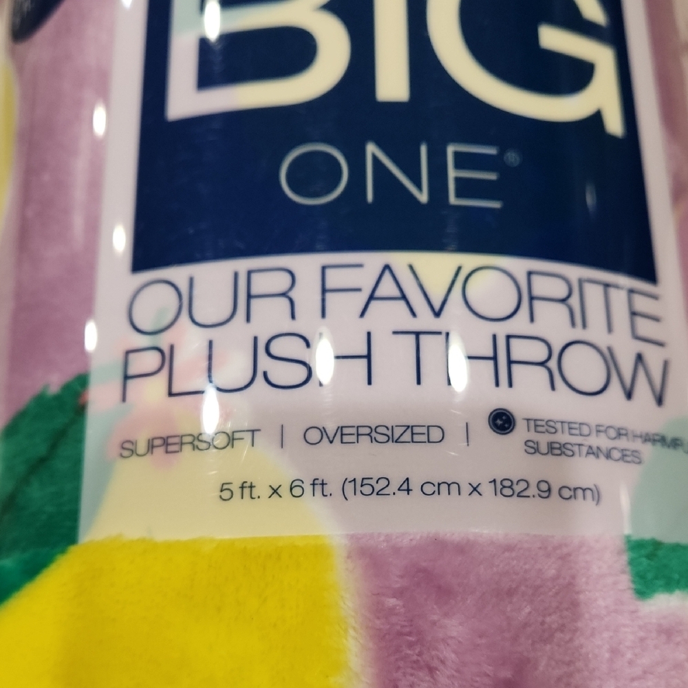 The Big One Lemon Floral Plush Throw - Picture 2 of 3